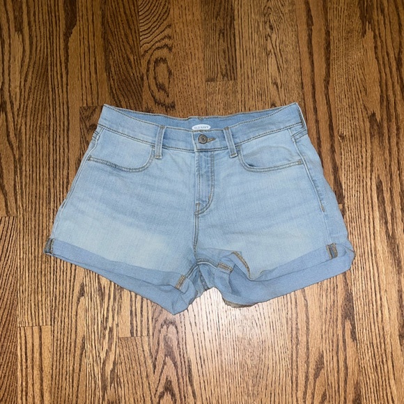 Women’s High-Waisted Wow Jean Shorts -- 3-inch inseam Light Wash - Picture 1 of 6